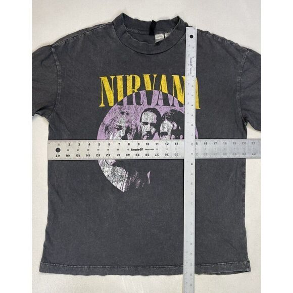 H&M Nirvana Graphic T-shirt Women XS Gray Short Sleeve Music - Picture 5 of 5